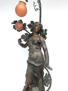 lot 6 image: Monumental Large Antique Figural Sculpture Cast MetalSpelter Table Lamp - Les Hirondelles by Moreau