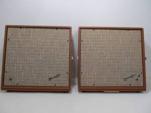 lot 301 image: Vintage Era WILCOX-GAY Suitcase Speakers