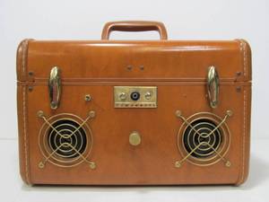 lot 308 image: Excellent Working JUNKBOX Suitcase Boombox