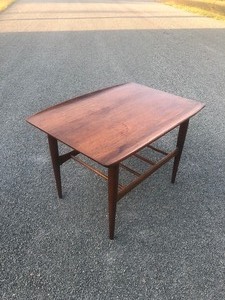 lot 327 image: Nice Mid Century 1960s Signed BASSETT Cherry Wood Side Table