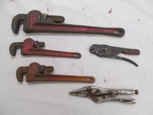 pipe wrench