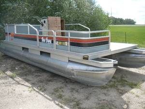 1999 Bass Tracker Pontoon & Boat Motor