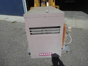 lot 4 image: Reznor 400,000 BTU Furnace (#1)