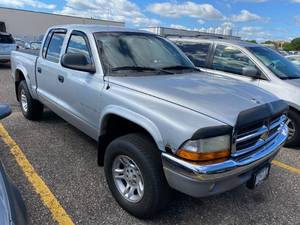 lot 12 image: 2002 Dodge Dakota SLT 4x4