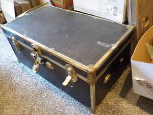 lot 512 image: TRUNK