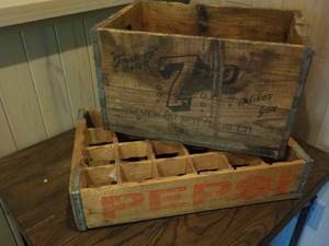 lot 544 image: Pepsi & 7-UP Vintage Wood Crates...