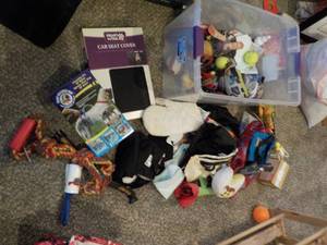lot 566 image: Pet Lot See Photos...
