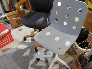 lot 691 image: (2) Office Chairs...