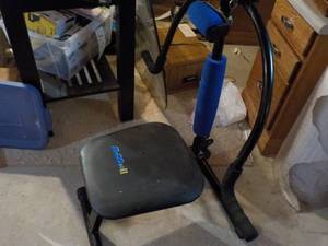lot 695 image: AB Doer II Exercise Machine...