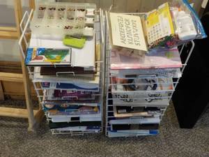 lot 575 image: Craft Lot With Wire Racks See Phot...