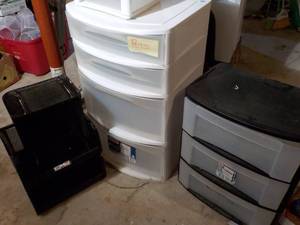 lot 595 image: Large Lot of Storage Containers ...