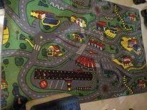 lot 611 image: Toy Play Rug...