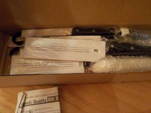 lot 632 image: 25 Pc. Knife Set With Injector (Bla...
