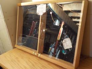 lot 636 image: (2) Display Cabinets (Large one is ...