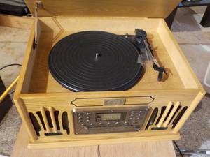 lot 645 image: Spirit of St. Louis Turntable With ...