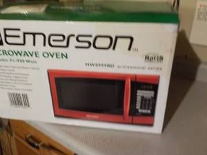 lot 660 image: Emerson Microwave Oven In Box Open...