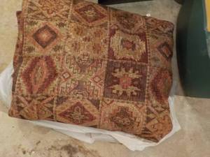 lot 671 image: Upholstry Material, Patterns, Yarn,...