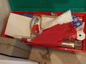 lot 678 image: Wrapping Paper & Gift Bags Plus Mor...