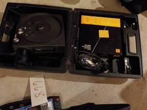 lot 679 image: Kodak Slide Projector with Case  see photos
