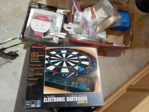 lot 684 image: Electronic Dart Board, Camping, Har...