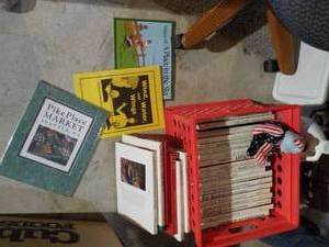 lot 687 image: Large Lot of Books With Beanie Baby...