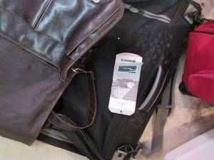 lot 718 image: ECLECTIC MIX OF SEWING NEEDS.  WHITE CASE IS NOT INCLUDED.