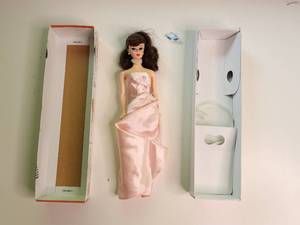 lot 53 image: ORIGINAL 1960-70S BARBIE IN ORIGINAL BOX