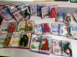 lot 76 image: BEANIE BABY LEGENDS TEDDY BEARS 1