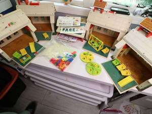 lot 87 image: HUGE FISHER PRICE SCHOOL LOT