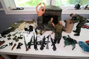 lot 120 image: VINTAGE SET OF GI JOES WITH HUGE LOT OF TACTICAL EQUIPMENT