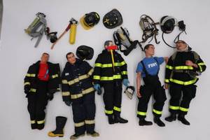 lot 122 image: HUGE LOT OF POLICE AND FIRE GI JOES