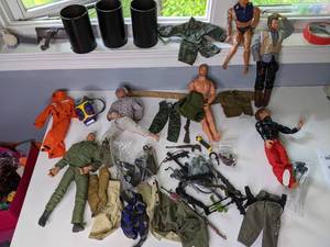 lot 131 image: MILITARY MEN LOTS WITH EXTRA TACTICAL EQUIMENT INCLUDED