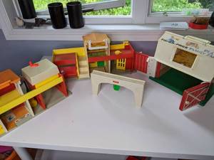 lot 139 image: VINTAGE FISHER PRICE BARN AND TOWN