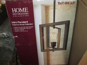 lot 945 image: Home Decorators Collection Mini Pen...