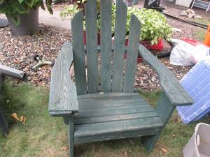 lot 986 image: (4) Wood chairs...