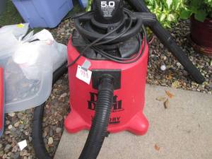 lot 988 image: 10 Gallon Dirt Devil WetDry Vac...