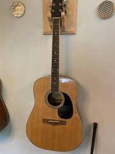 lot 741 image: MITCHEL GUITAR, MODEL MD100