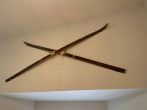 lot 766 image: CROSS COUNTRY SKIS