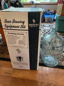 lot 771 image: BEER AND BEER ROUND 2