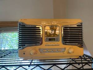 lot 837 image: Radio See Photos...