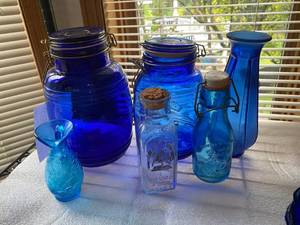 lot 839 image: Vintage Blue Glass Containers...