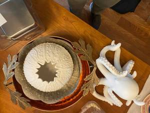 lot 846 image: Fall Home Dcor Lot & Ceramic  Se...