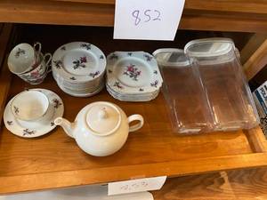 lot 853 image: Gold Coast China (New Moss Rose) Pr...