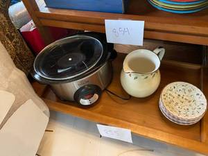 lot 855 image: Rival Crock pot, (8) Oakwood Staffo...