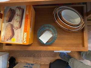 lot 858 image: Pyrex (NIB) 3 pc. Bakeware Starter ...