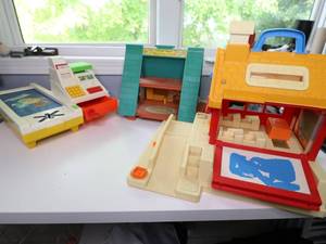 lot 170 image: FISHER PRICE GROCERY CHECK OUT PLUS MORE