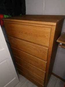 lot 179 image: OAK DRESSER, DRAWERS SLIDE SMOOTHLY
