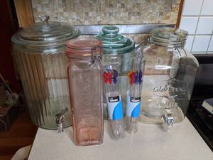 lot 406 image: ONE DRINK DISPENSER IS NOT ENOUGH