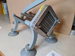 lot 408 image: FRENCH FRY PRESS