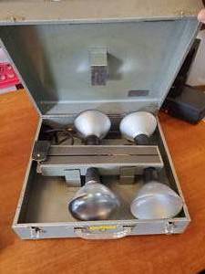 lot 640 image: PAKO PHOTO INC. LIGHTING FIXTURE WITH CARRY CASE AND ACCESSORIES.